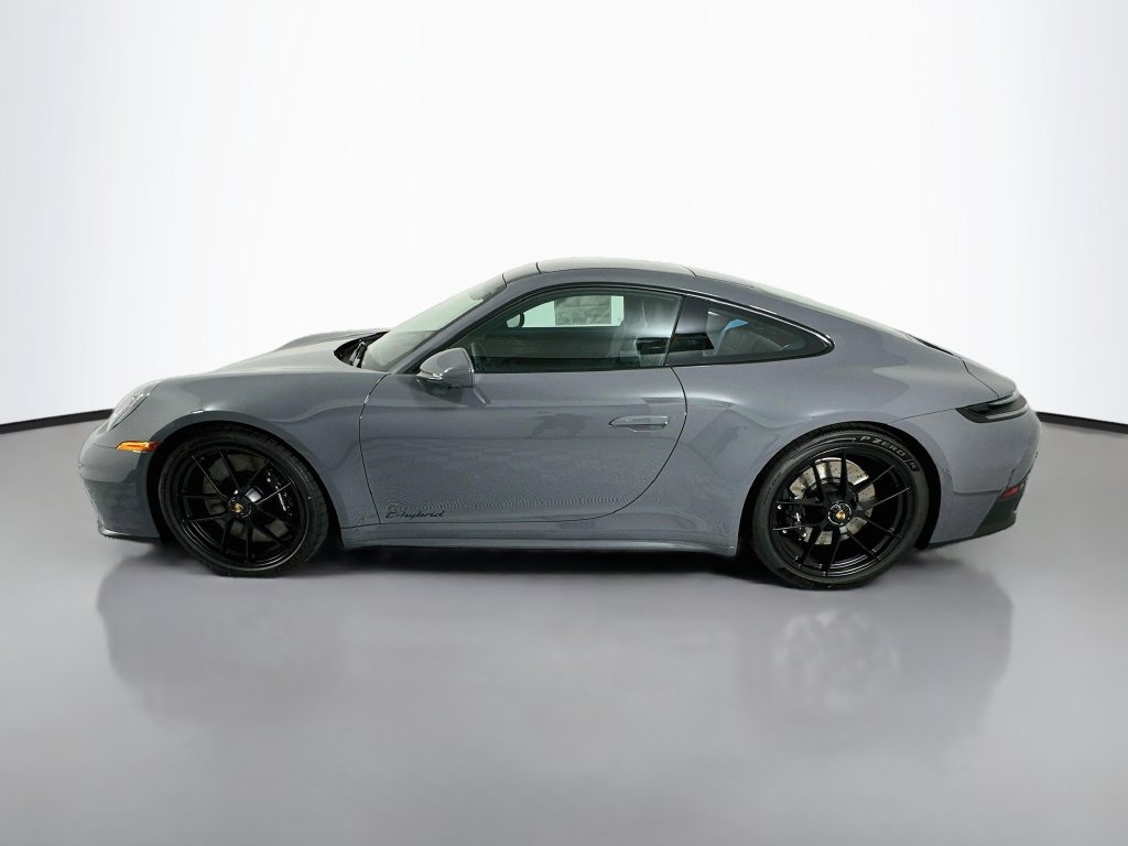 New 2026 Porsche 911 Carrera GTS RWD image 2