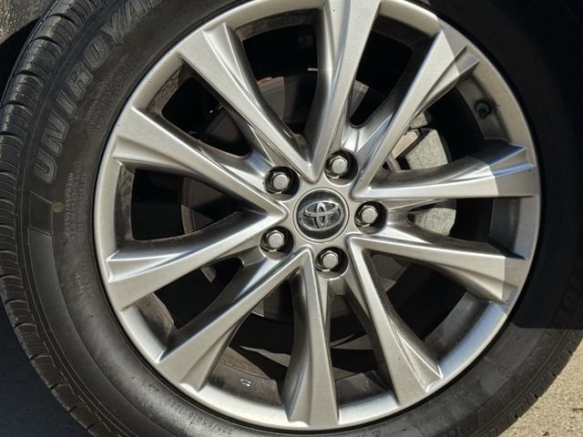 Used 2017 Toyota RAV4 Platinum w/ All Weather Liner Package image 10