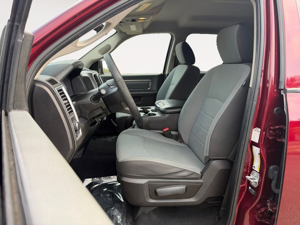 Used 2022 RAM 1500 Classic SLT AWD/4WD image 6