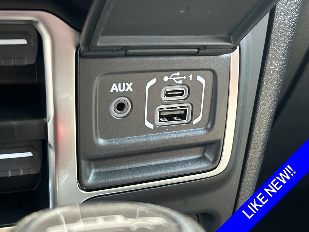 Certified 2025 Jeep Gladiator Sport AWD/4WD image 23