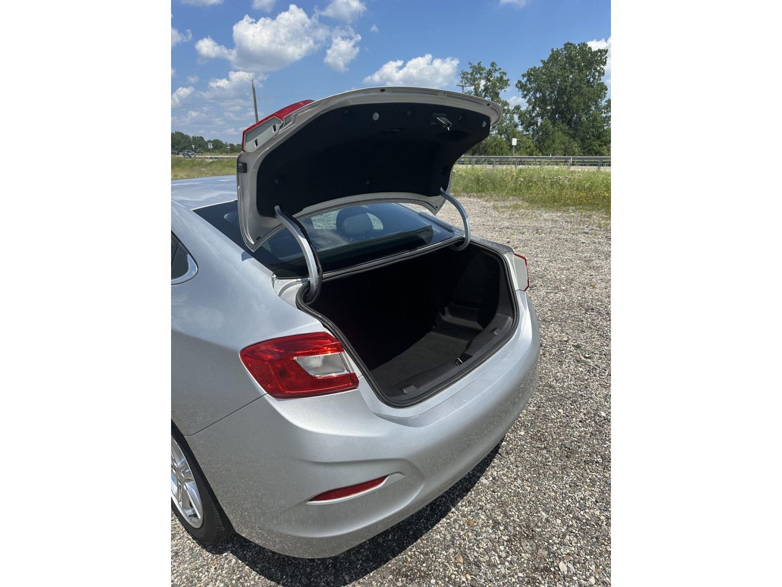 Used 2016 Chevrolet Cruze LT FWD image 12