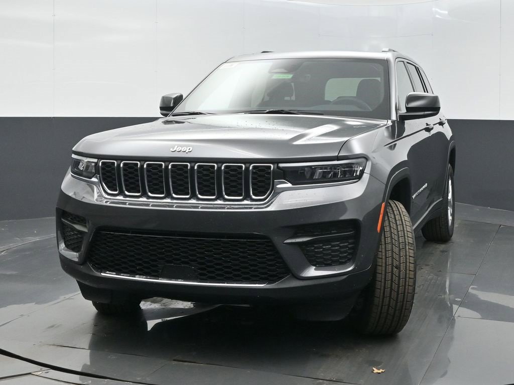New 2026 Jeep Grand Cherokee Laredo image 3