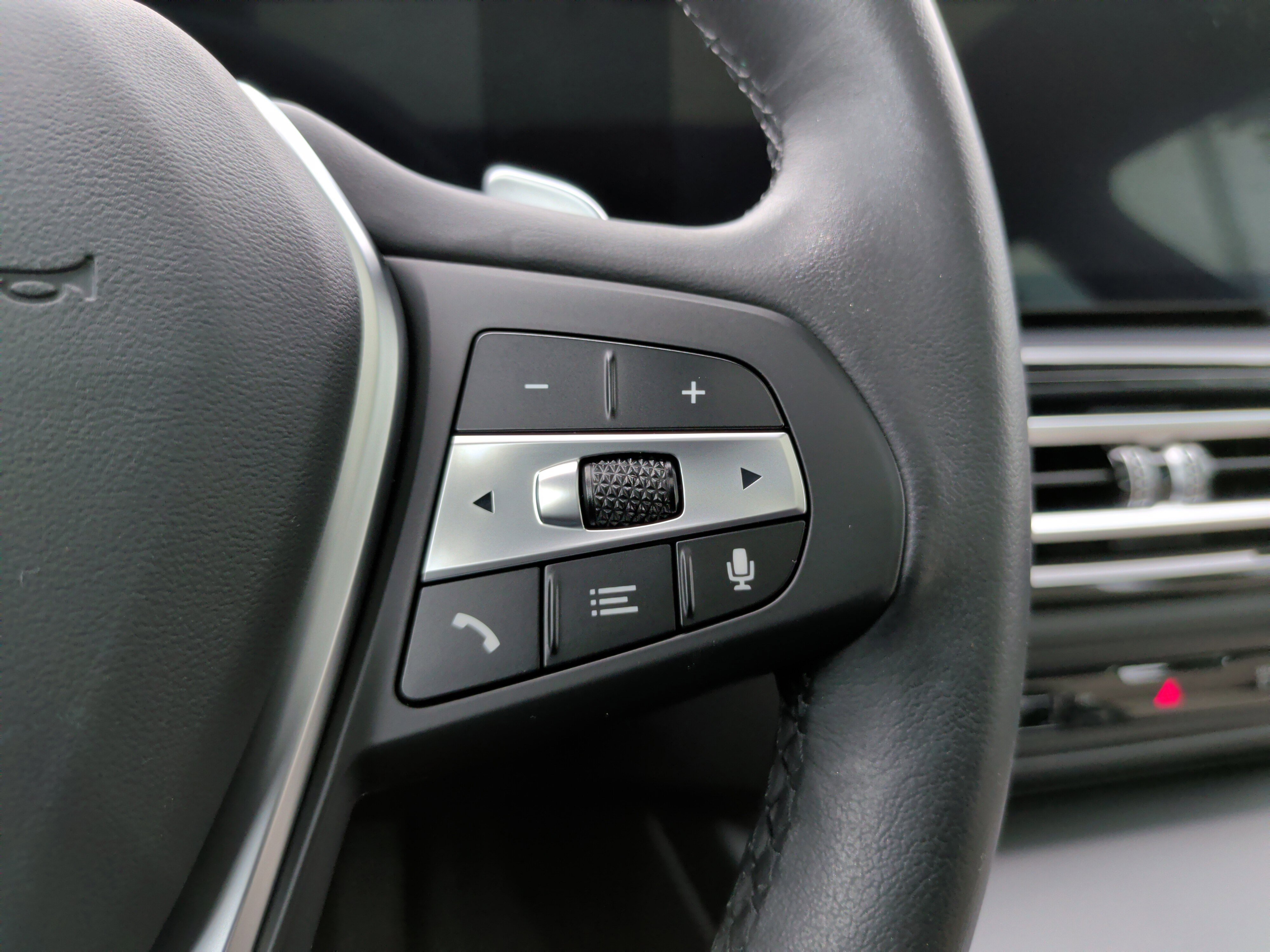 Certified 2024 BMW 230i xDrive Coupe w/ Premium Package image 23