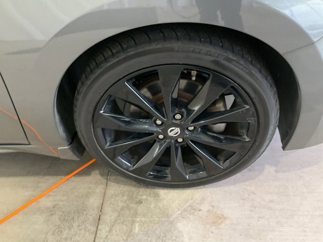 Used 2017 Nissan Maxima SR w/ Midnight Edition image 24