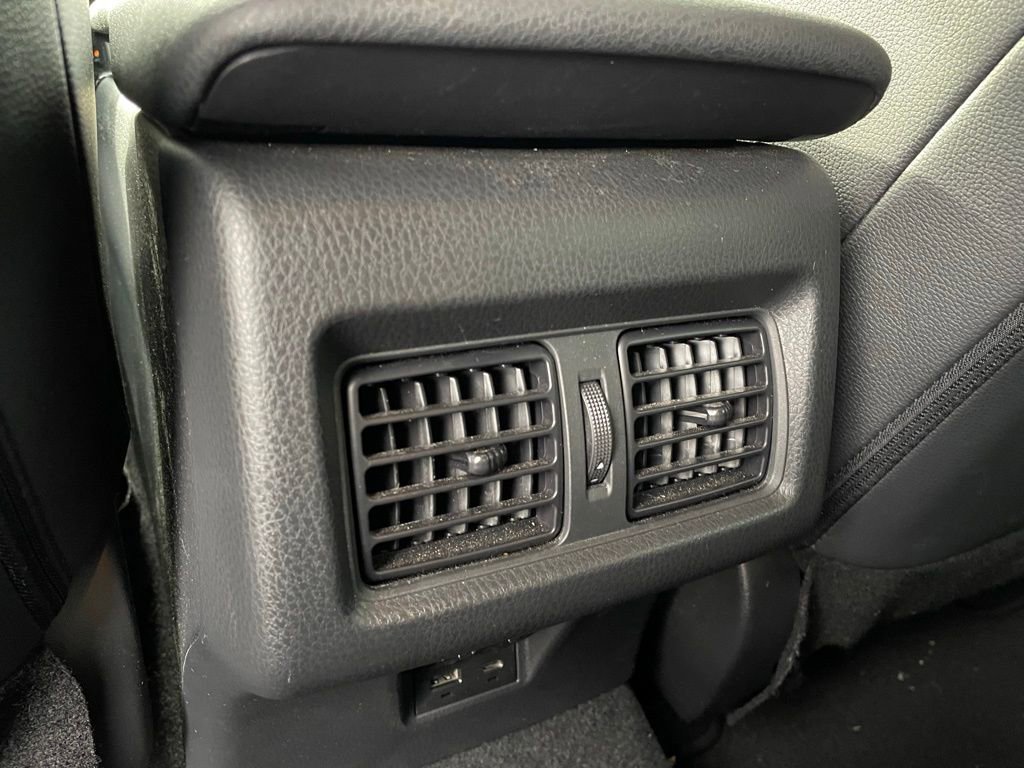 Used 2025 Toyota Camry SE w/ Convenience Package image 26