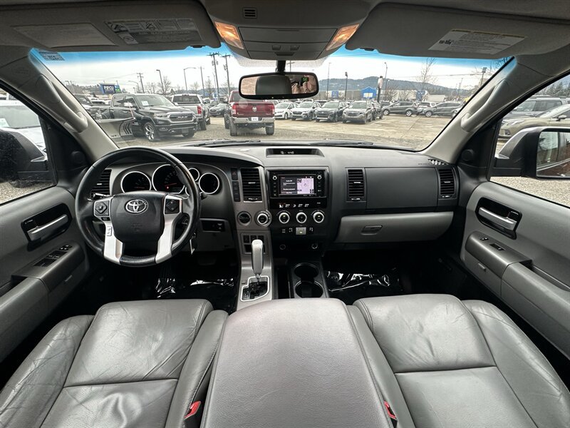 Used 2015 Toyota Sequoia Limited AWD/4WD image 4