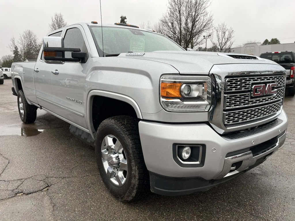 Used 2018 GMC Sierra 3500 Denali w/ Duramax Plus Package image 4