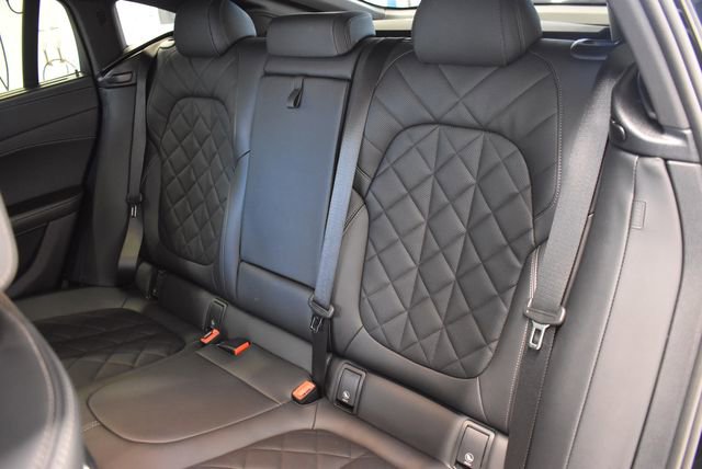 Used 2024 BMW X6 xDrive40i w/ Executive Package AWD/4WD image 7