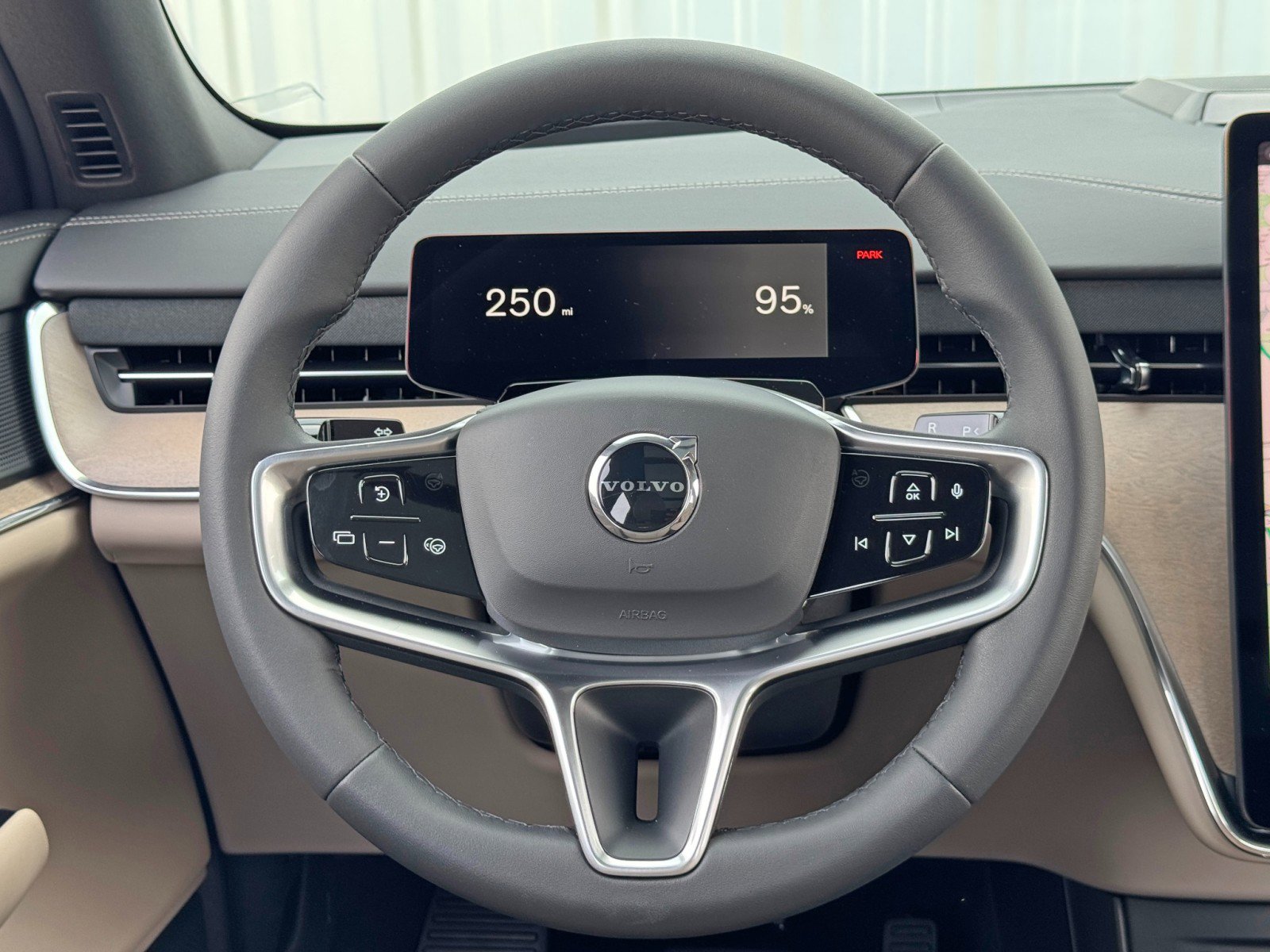 Used 2025 Volvo EX90 Ultra AWD/4WD image 19