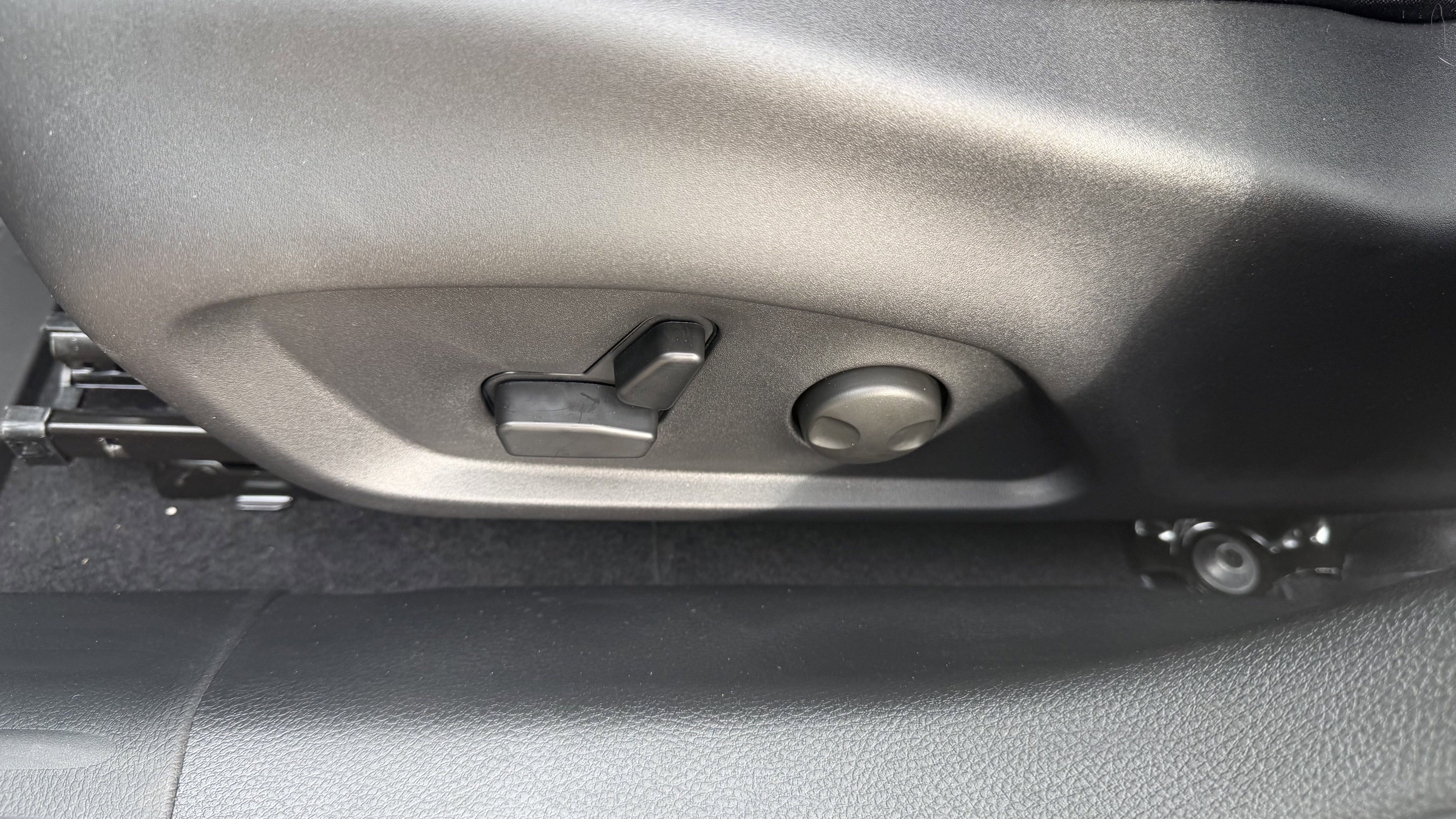 New 2026 Jeep Compass Trailhawk w/ Trailer Tow Group image 17