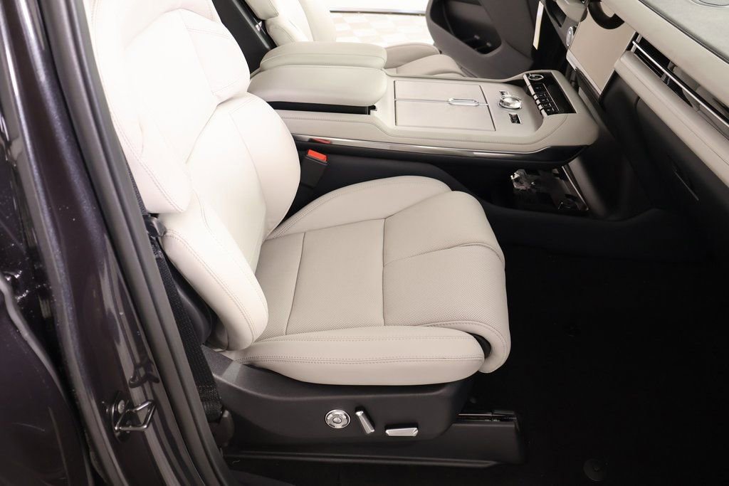 New 2025 Lincoln Navigator Reserve image 14
