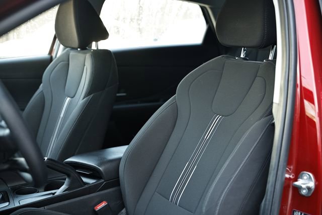 Used 2023 Hyundai Elantra SEL w/ Preferred Accessory Package image 19