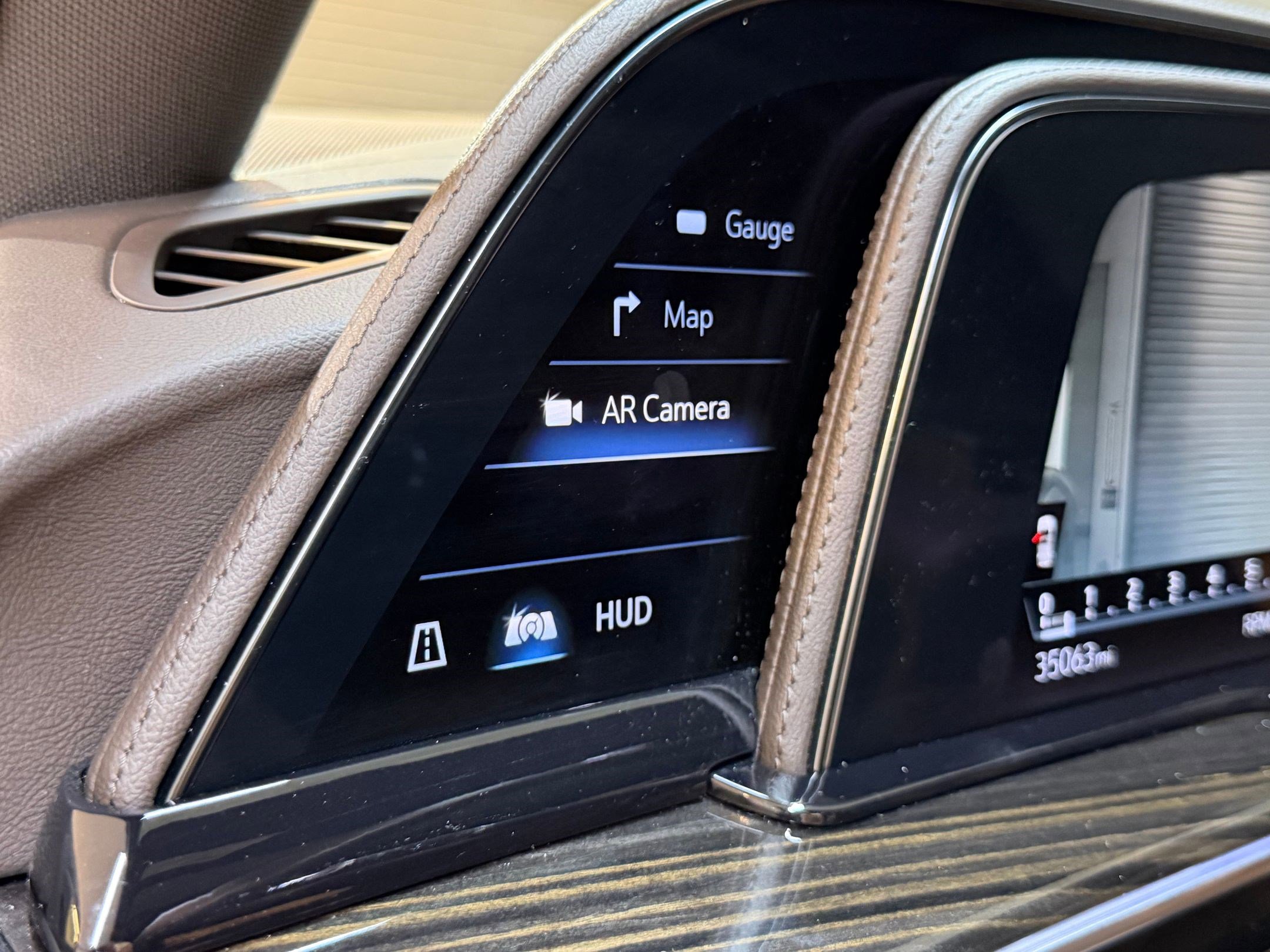 Certified 2023 Cadillac Escalade ESV Premium Luxury image 22