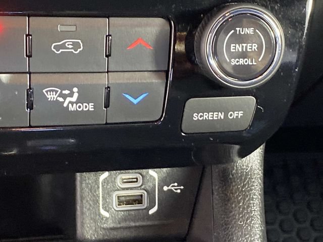 Used 2024 Jeep Compass Latitude w/ Convenience Group AWD/4WD image 19