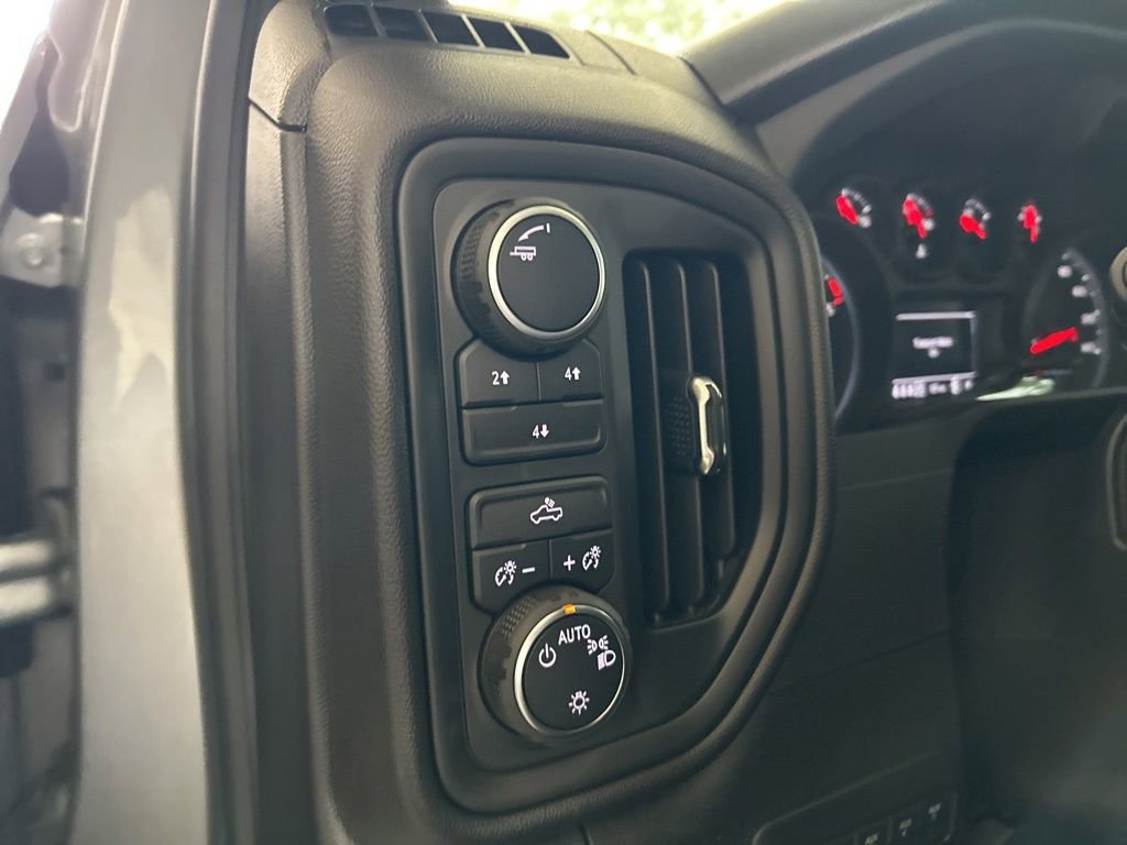 Used 2025 Chevrolet Silverado 3500 W/T image 40