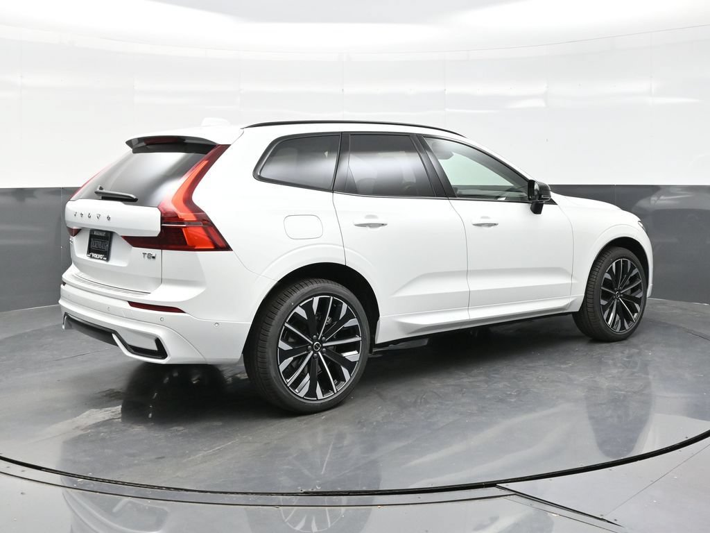 New 2026 Volvo XC60 T8 Ultra w/ Climate Package AWD/4WD image 7