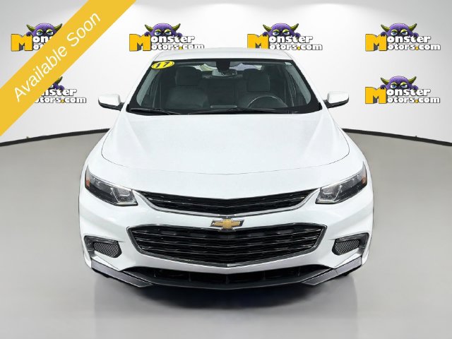Used 2017 Chevrolet Malibu LT FWD image 2