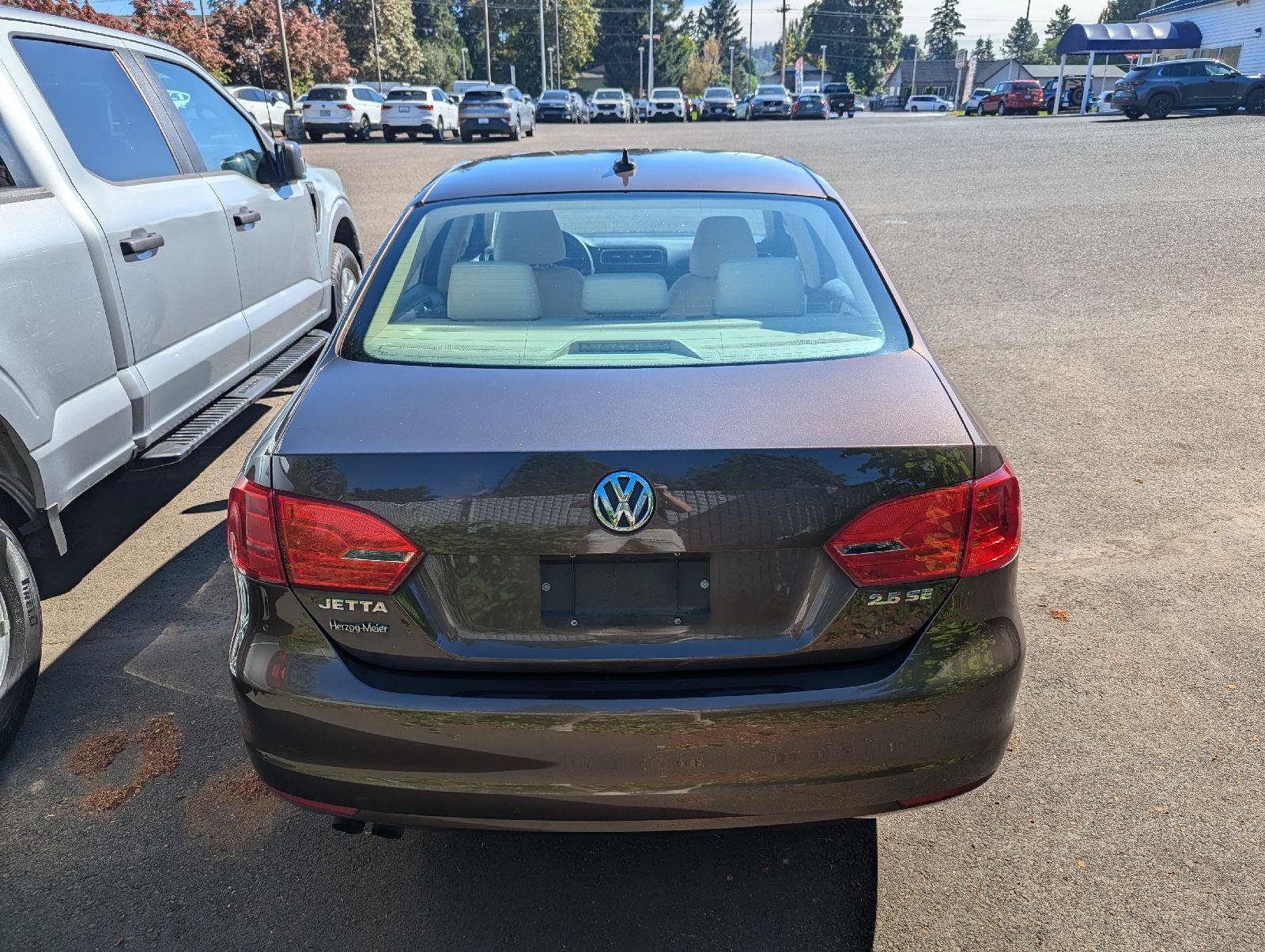 Used 2012 Volkswagen Jetta SE FWD image 3