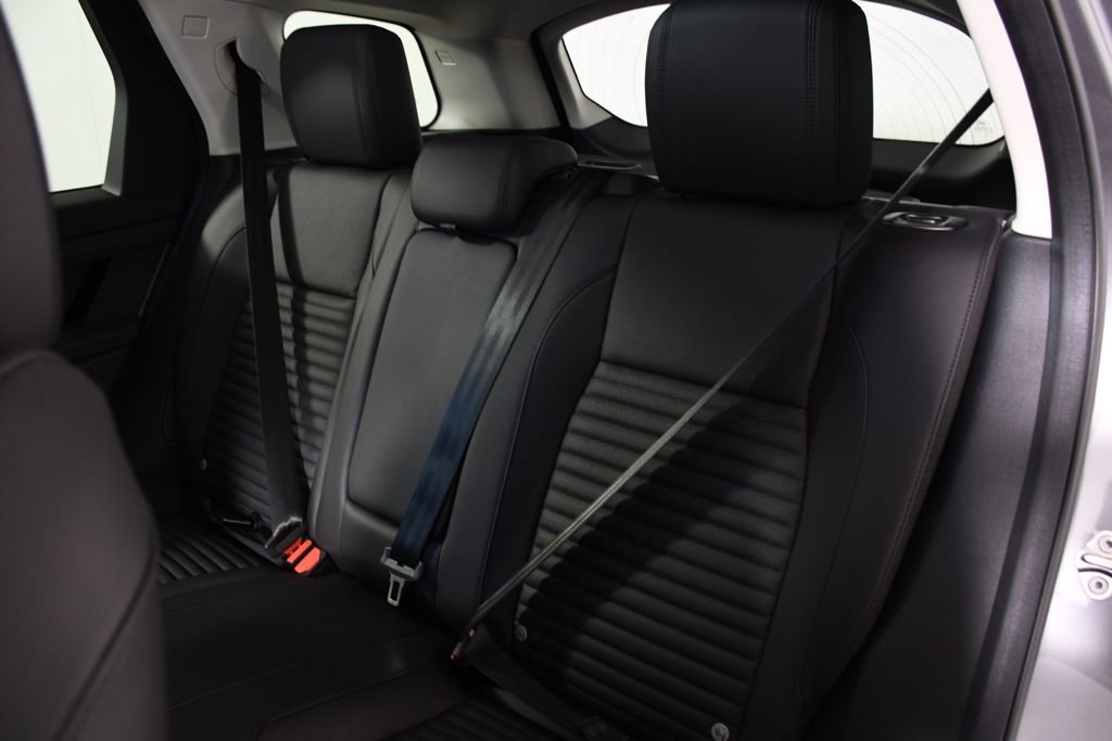Used 2025 Land Rover Discovery Sport S image 28