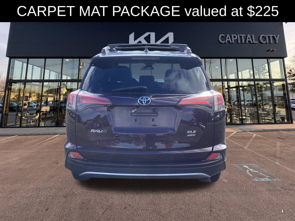 Used 2017 Toyota RAV4 XLE AWD/4WD image 5