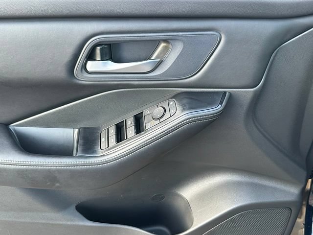 Certified 2025 Nissan Rogue SV AWD/4WD image 19