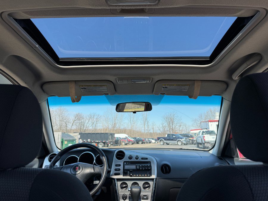 Used 2007 Pontiac Vibe w/ Sun And Sound Package image 22