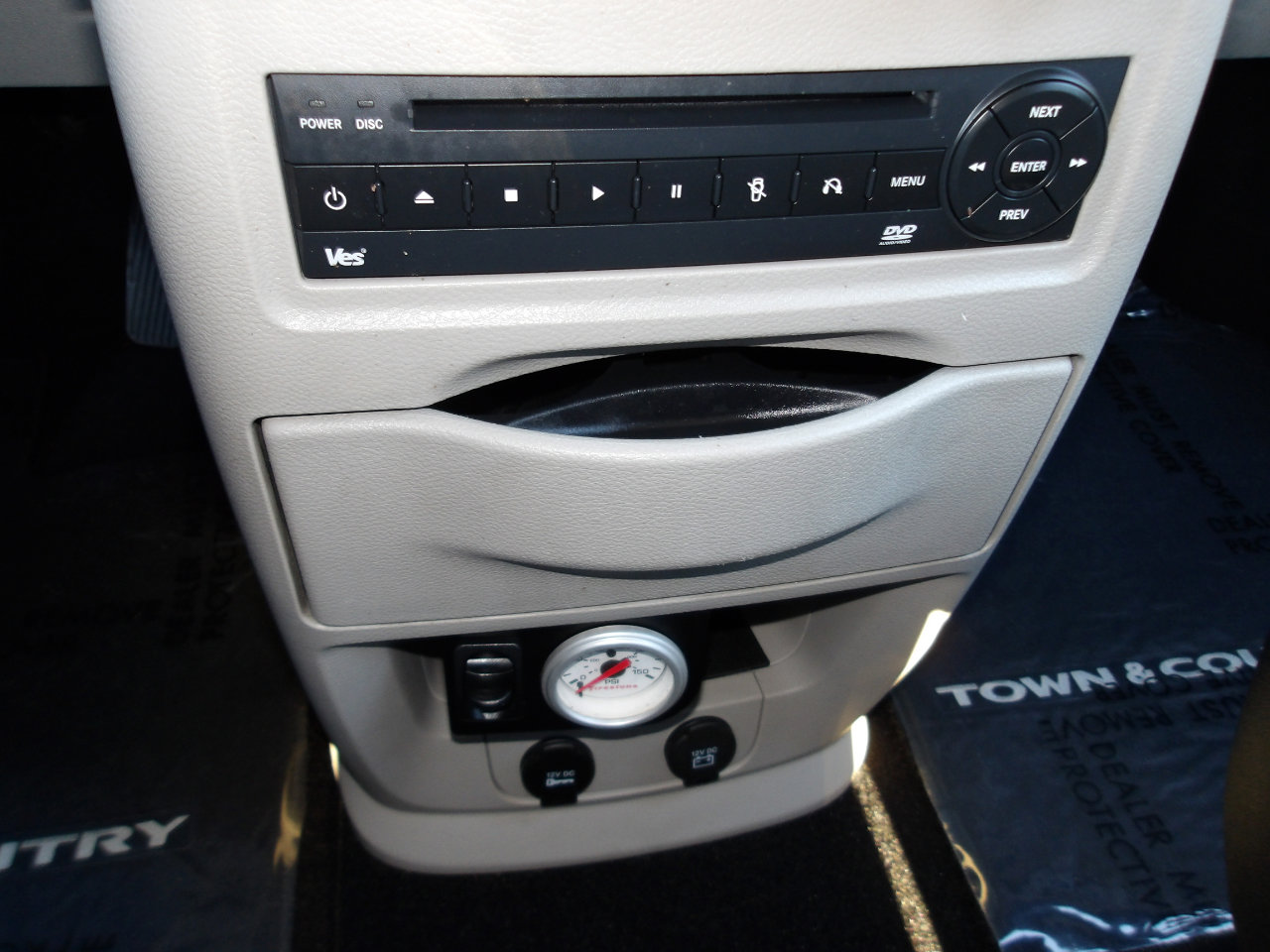 Used 2013 Chrysler Town & Country Touring-L w/ Entertainment Group #2 image 24