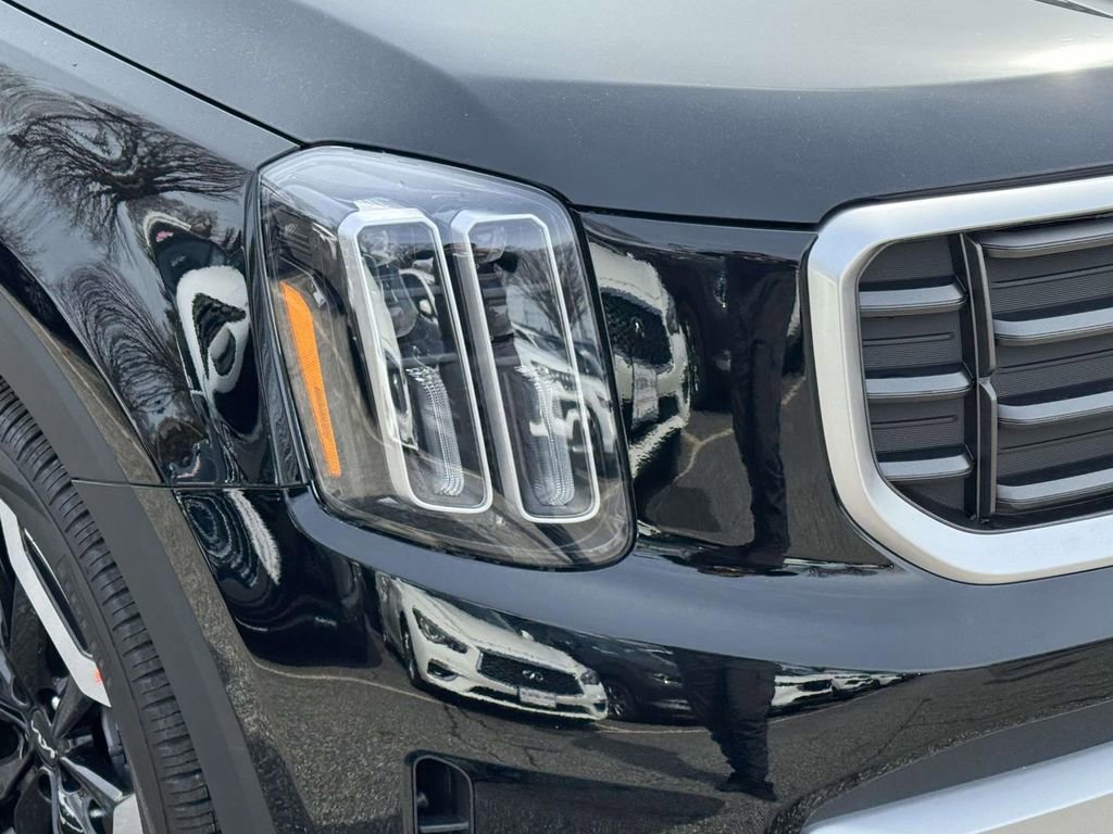 Used 2025 Kia Telluride S image 8