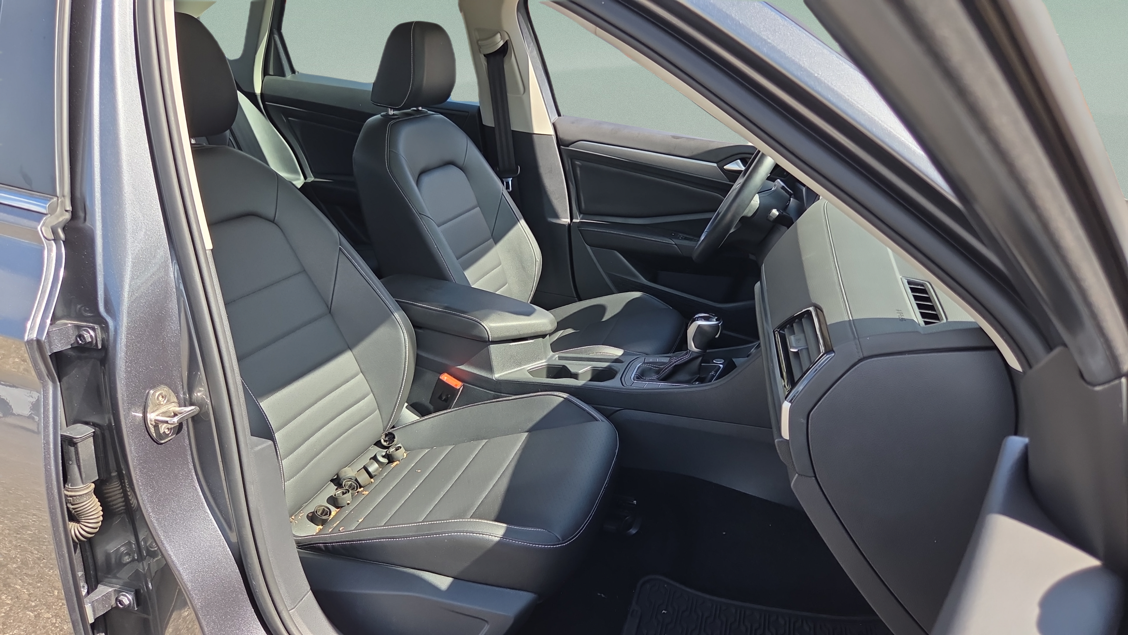 Used 2023 Volkswagen Jetta SE w/ Panoramic Sunroof Package FWD image 15