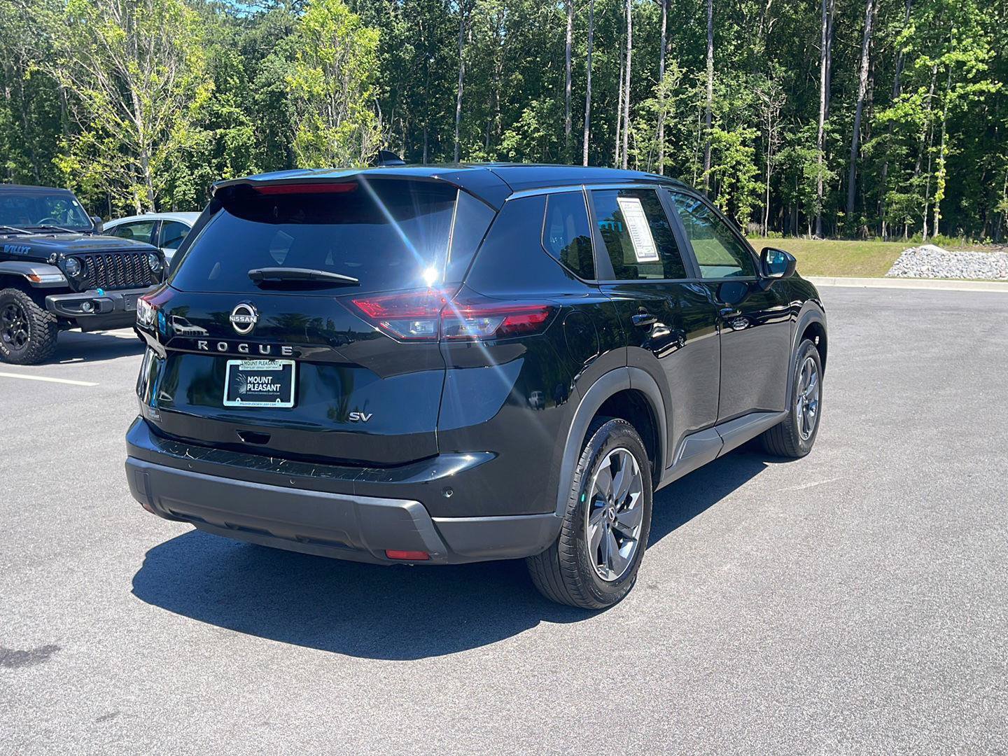 Used 2024 Nissan Rogue SV FWD image 7
