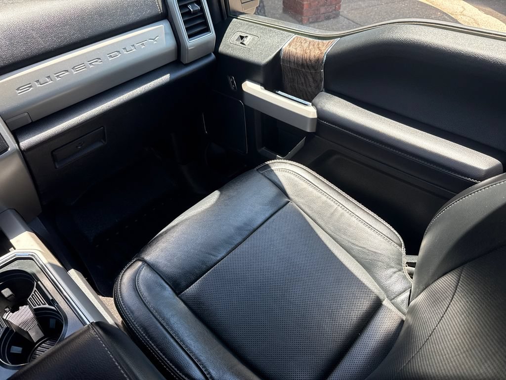 Used 2019 Ford F350 Lariat w/ Lariat Ultimate Package AWD/4WD image 16