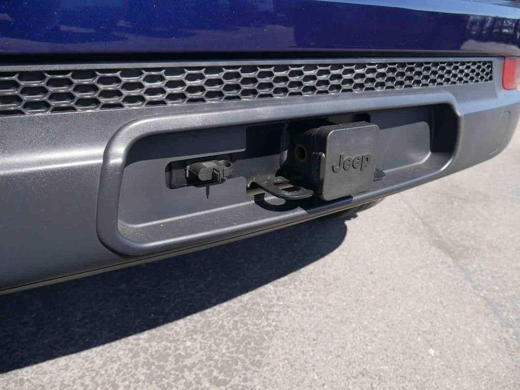 Used 2019 Jeep Compass Latitude w/ Popular Equipment Group image 9