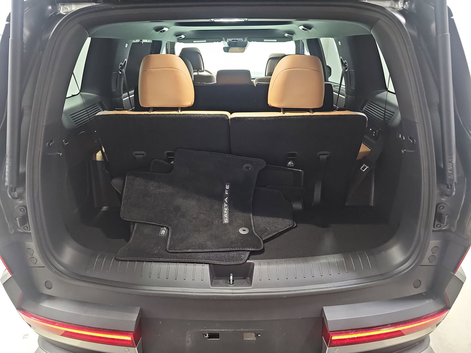 Used 2024 Hyundai Santa Fe Limited image 18