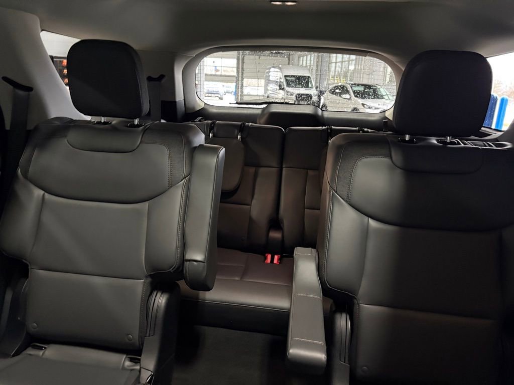 New 2026 Ford Explorer Active w/ Active Comfort Package image 23