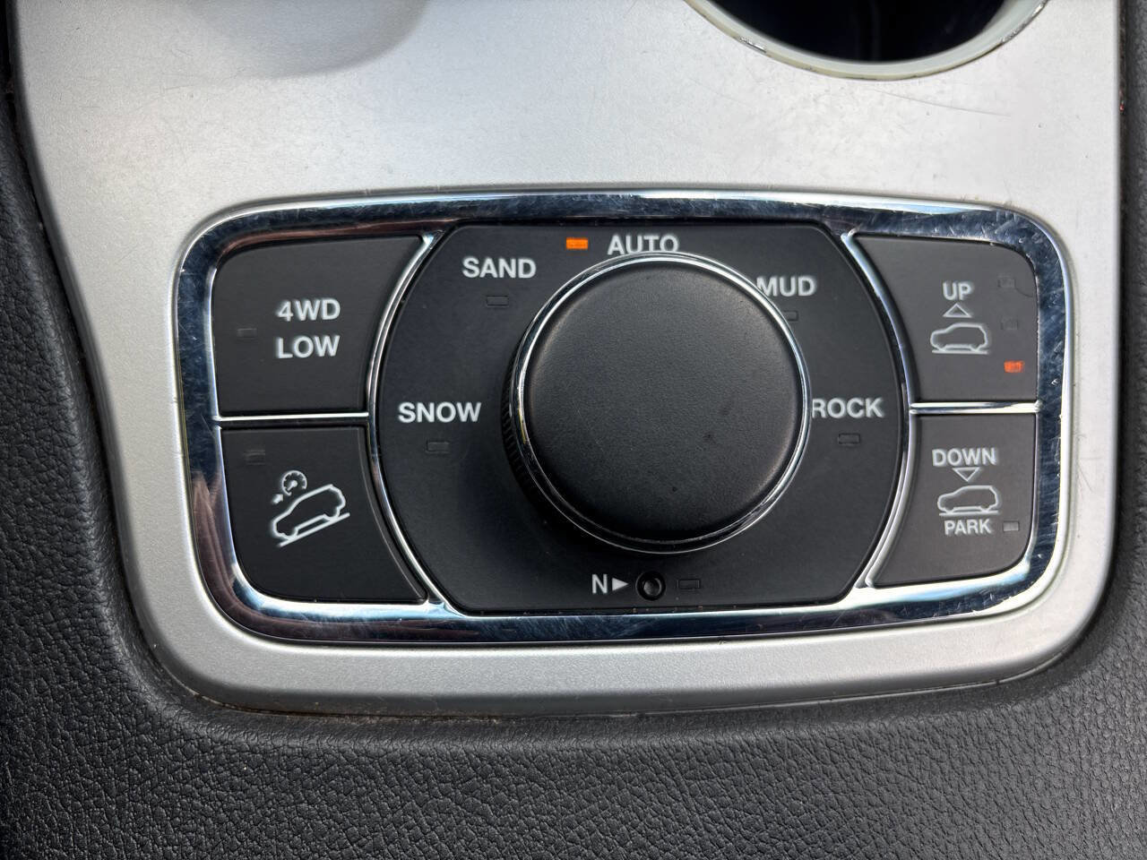 Used 2014 Jeep Grand Cherokee Summit AWD/4WD image 17