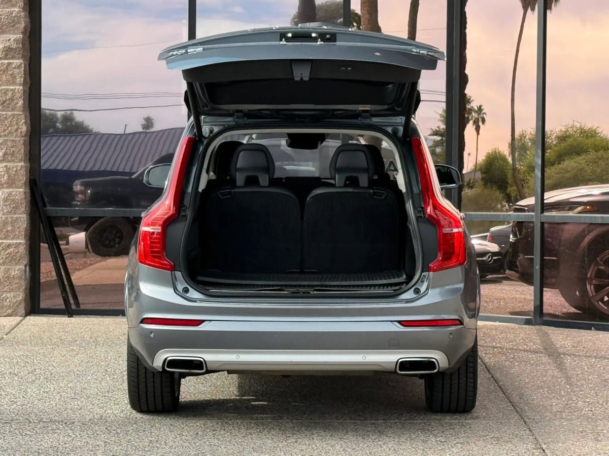 Used 2016 Volvo XC90 T6 Momentum w/ Momentum Plus Package AWD/4WD image 30