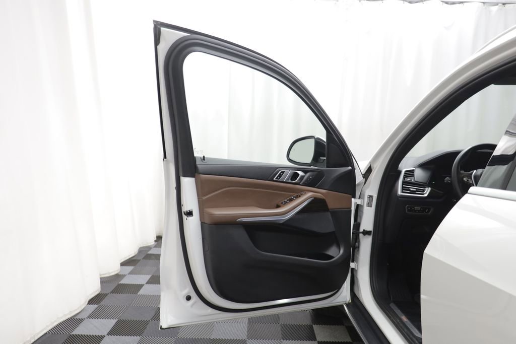 Used 2019 BMW X5 xDrive40i w/ Convenience Package image 4