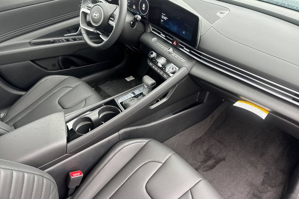 New 2026 Hyundai Elantra Limited FWD image 15