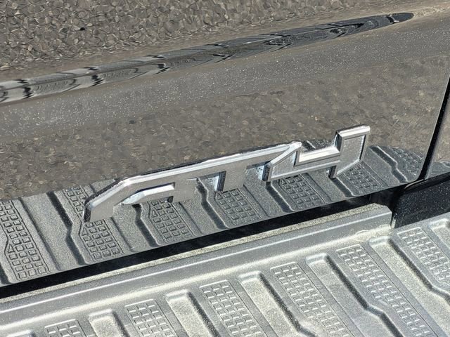 Used 2022 GMC Sierra 1500 AT4 w/ AT4 Premium Package image 8