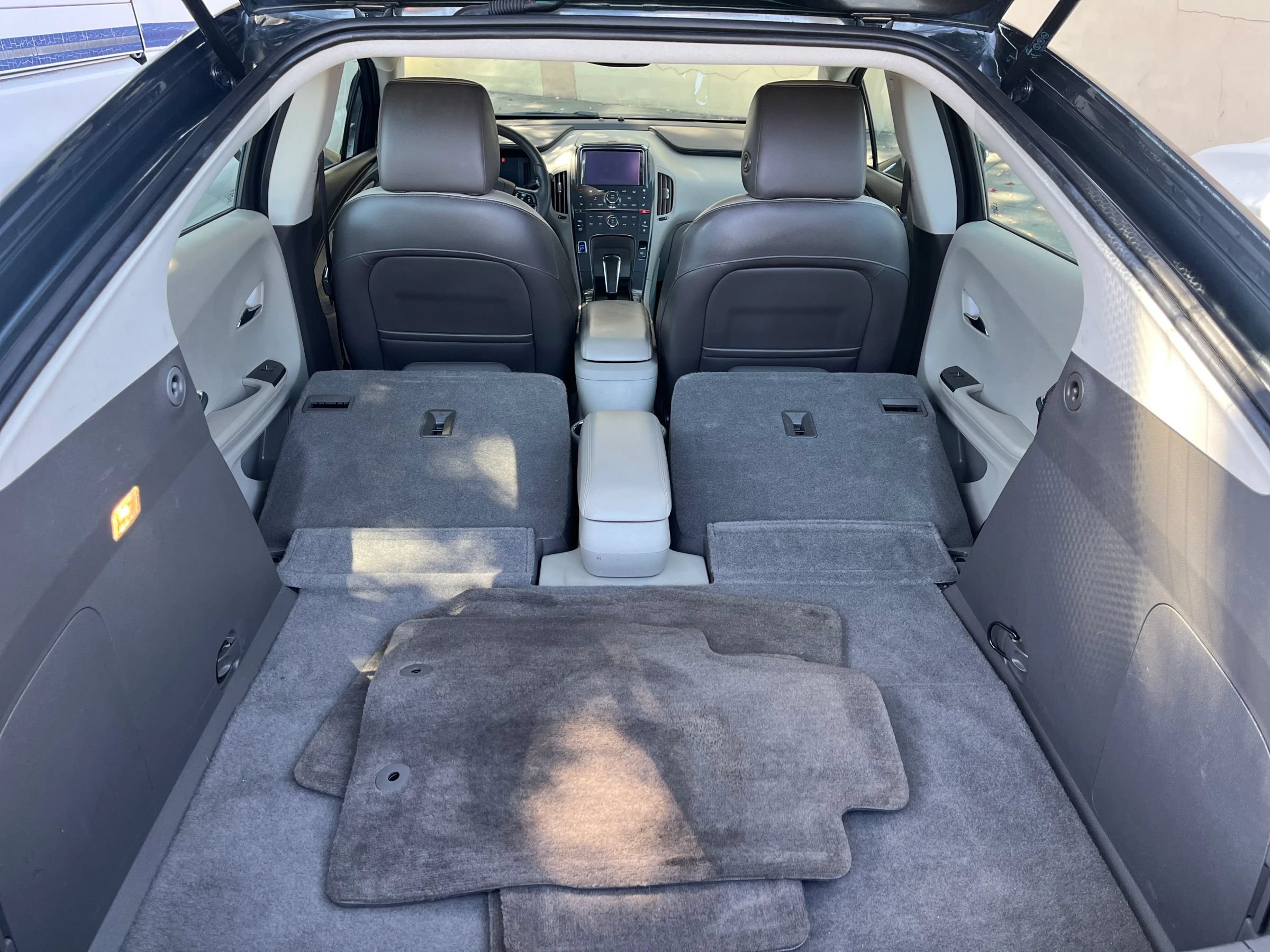 Used 2013 Chevrolet Volt Premium w/ Premium Trim Package FWD image 23