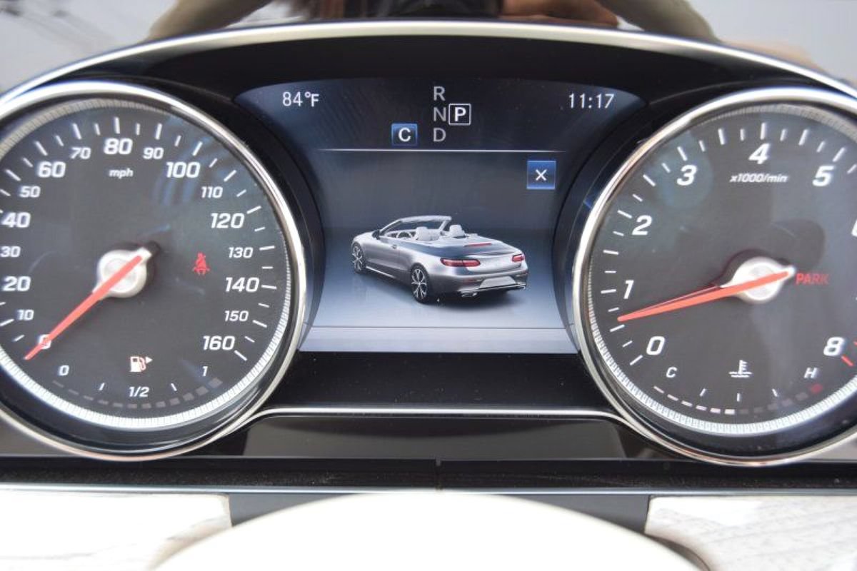 Used 2018 Mercedes-Benz E 400 4MATIC Cabriolet w/ Premium 2 Package (Q02) image 27