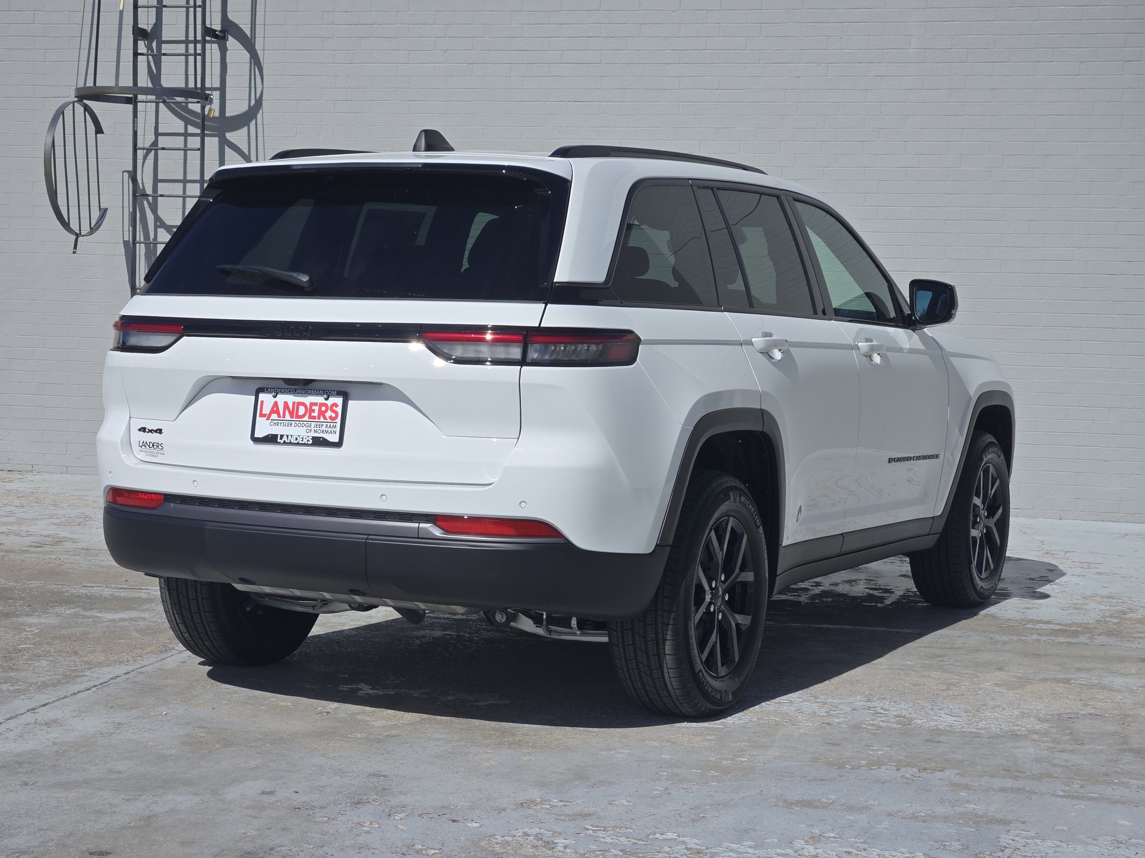 New 2026 Jeep Grand Cherokee Altitude image 4