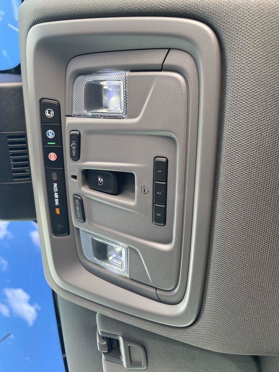Used 2025 Chevrolet Silverado 2500 LTZ w/ LTZ Convenience Package AWD/4WD image 27