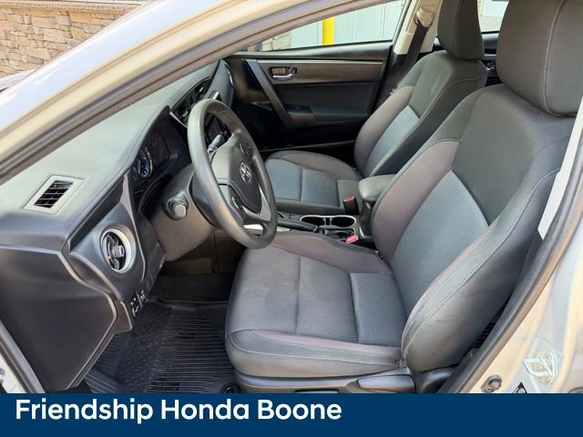 Used 2018 Toyota Corolla LE FWD image 16