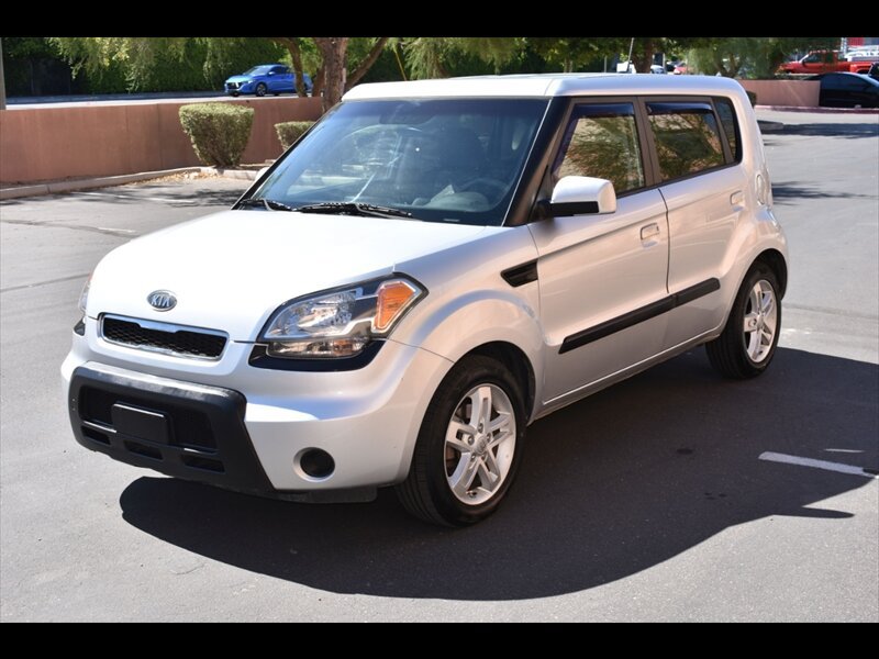 Used 2010 Kia Soul + FWD image 3