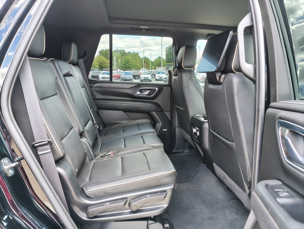 Used 2023 GMC Yukon SLT w/ SLT Luxury Package AWD/4WD image 15