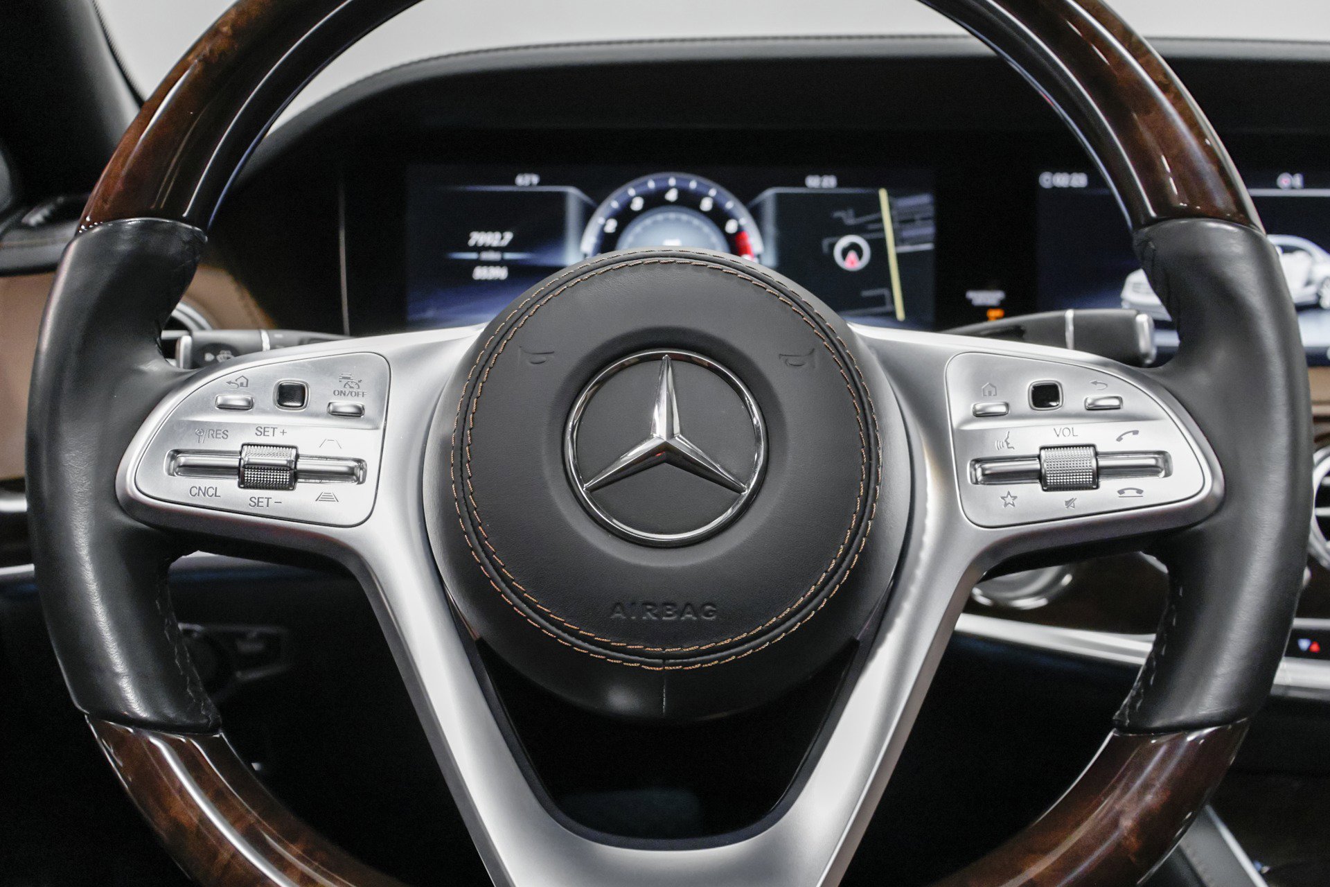 Used 2019 Mercedes-Benz Maybach S 560 4MATIC image 9