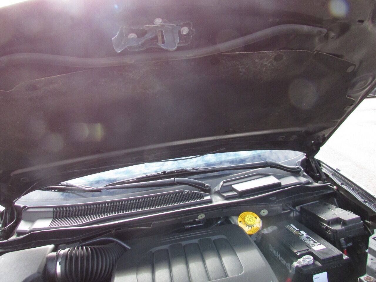 Used 2015 Dodge Grand Caravan SXT FWD image 35