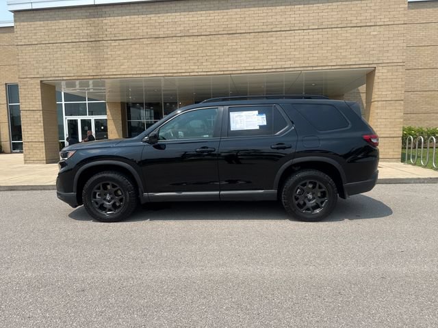 Used 2025 Honda Pilot TrailSport
