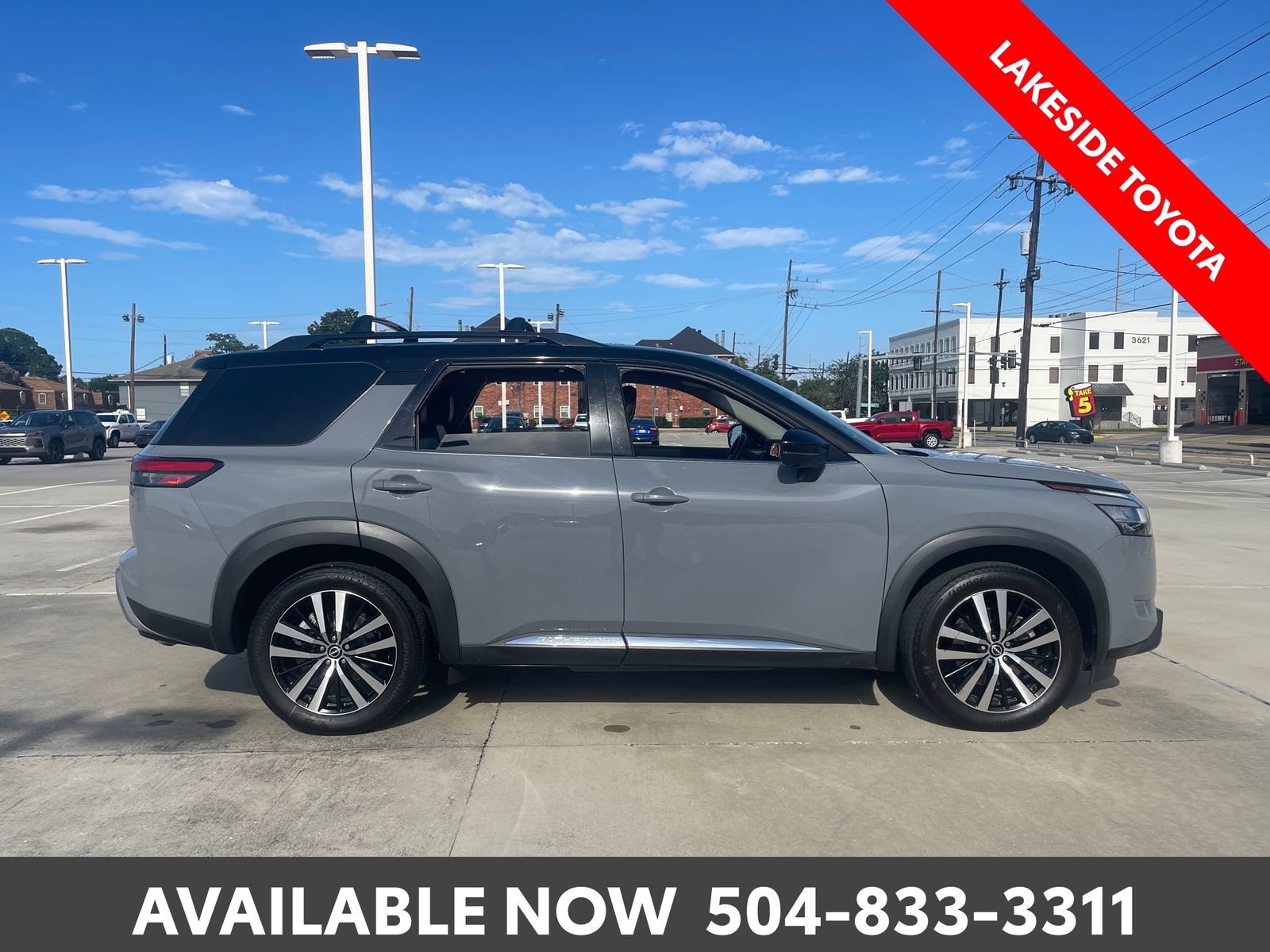 Used 2023 Nissan Pathfinder Platinum w/ Cargo Package AWD/4WD image 6